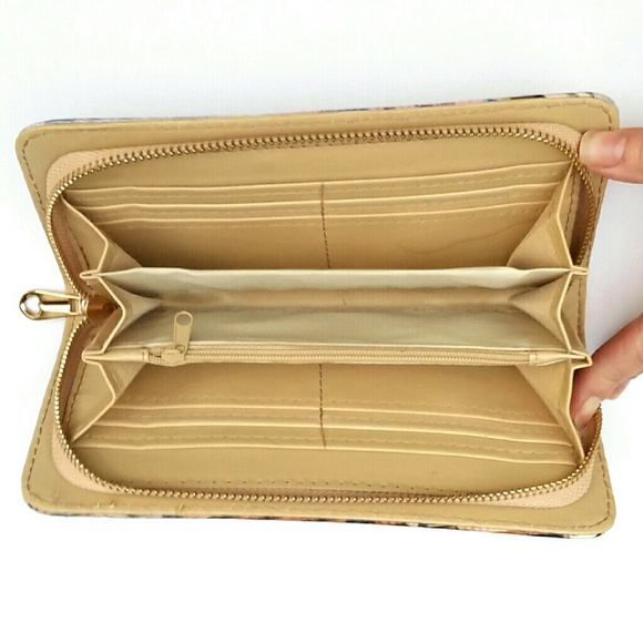 New York City Patent Leather Clutch- New w/o Tags - Picture 3 of 4